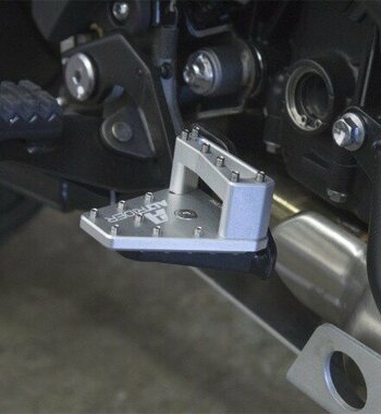 Extensión de pedal de freno DualControl de AltRider para Triumph Tiger 800/1200